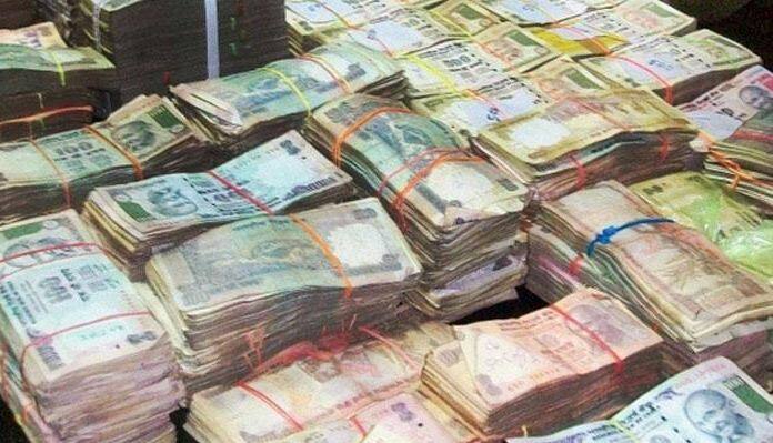 46 हजार वेतन असणाऱ्या कर्मचाऱ्यांचं वेतन 1 लाख 18 हजार 500 रुपये असेल. तर 80 हजार रुपये वेतन असणान मिळवणाऱ्या कर्मचाऱ्यांचं वेतन 2 लाख 25 हजार रुपये प्रति महिना मिळणार आहे.