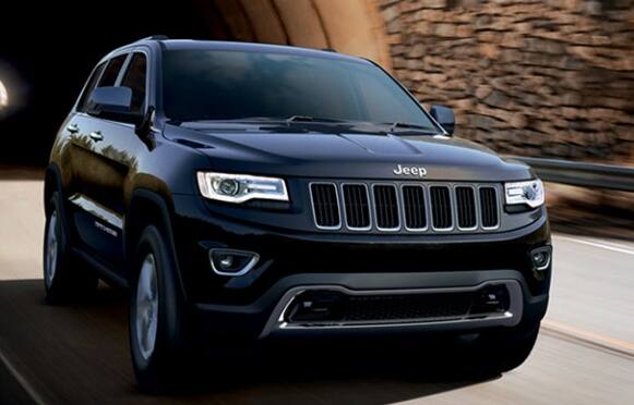 *8 स्पीड ऑटोमॅटिक गियरबॉक्स *ग्रँड चेरोकीमध्ये 4x4 सुविधा (PHOTO: JEEP)