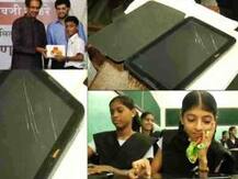 शिवसेनेची महत्त्वाकांक्षी टॅब योजना पुन्हा वादाच्या भोवऱ्यात