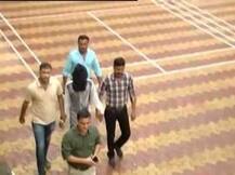 जेलमधून आरोपी फरार, आईनंच केलं पोलिसांच्या हवाली