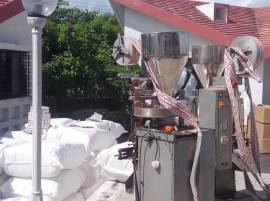 The Food And Drug Administration Raid On Gutka Centre जालन्यात 60 लाखांच्या गुटख्यासह दीड कोटींचा मुद्देमाल जप्त