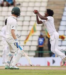 जगातील अव्वल टीम विरोधात श्रीलंकेच्या सलग 25 ओव्हर मेडन