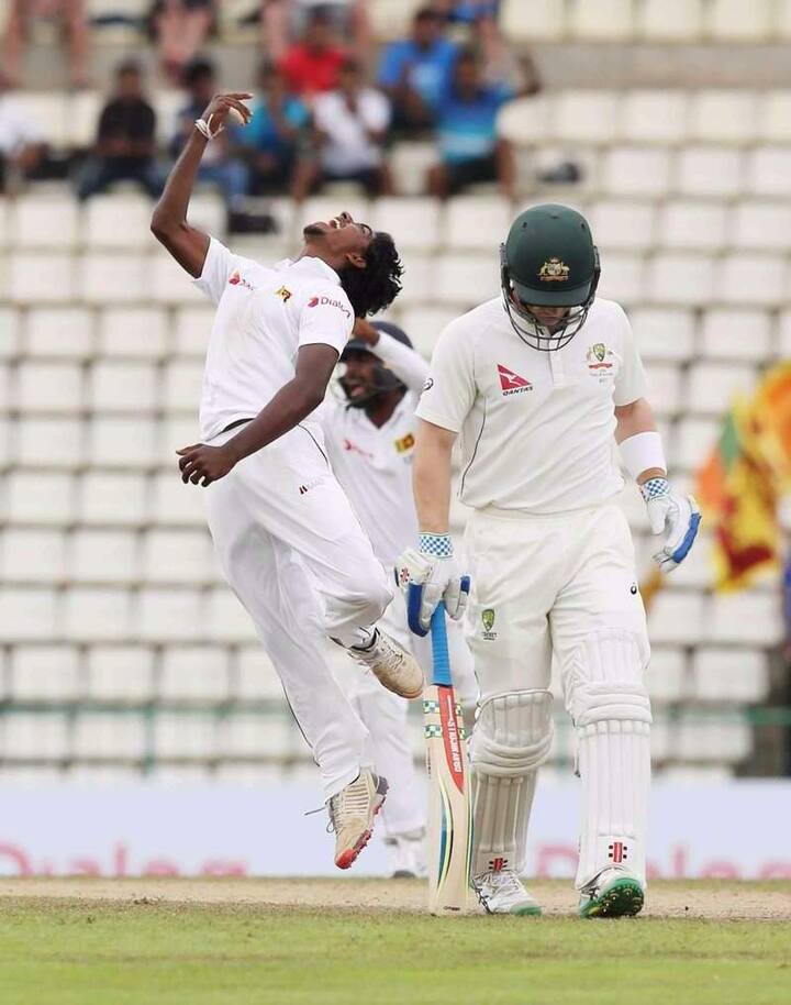 हेराथनं पाच तर संदाकननं तीन विकेट्स काढल्या. कुशल मेंडिसला सामनावीराच्या पुरस्कारानं गौरवण्यात आलं.