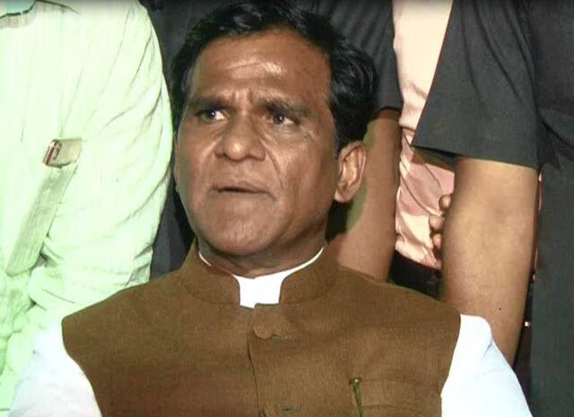 बळकावलेली आदर्श शाळेची इमारत दानवेंच्या संस्थेकडून परत