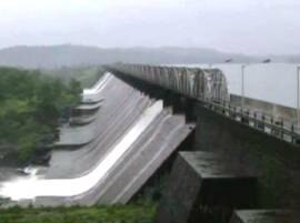 Due To Heavy Raining Huge Water Level In All Dams In Mumbai मुंबईकरांचे पाणीकपातीचे संकट टळले, वर्षभर पुरेल इतका पाणीसाठा