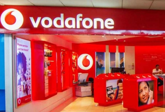 Vodafone Launched Red Post Paid Plans जिओला टक्कर देण्यासाठी व्होडाफोनचे मास्टर प्लॅन