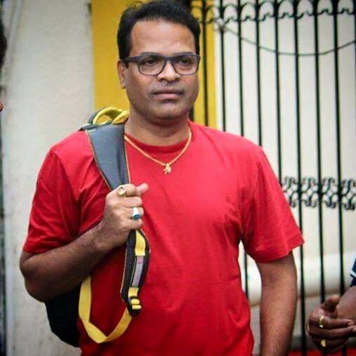 कारचा फोटो पोस्ट करताना भरतने लिहिलं आहे की, बऱ्याच दिवसापासून मनात होतं, काल सत्यात अवतरलं. आपली नवी मर्सिडीज़ एस क्लास..!! 