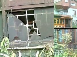 Petrol Bomb Attack On Ministers House In Jk काश्मीरमध्ये शिक्षणमंत्र्यांच्या घरावर पेट्रोलबॉम्ब हल्ला