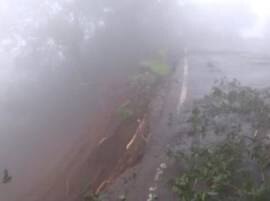 Mahabaleshwar Poladpur Road Badly Damage महाबळेश्वर-पोलादपूर घाटातील रस्ता दरीत कोसळला