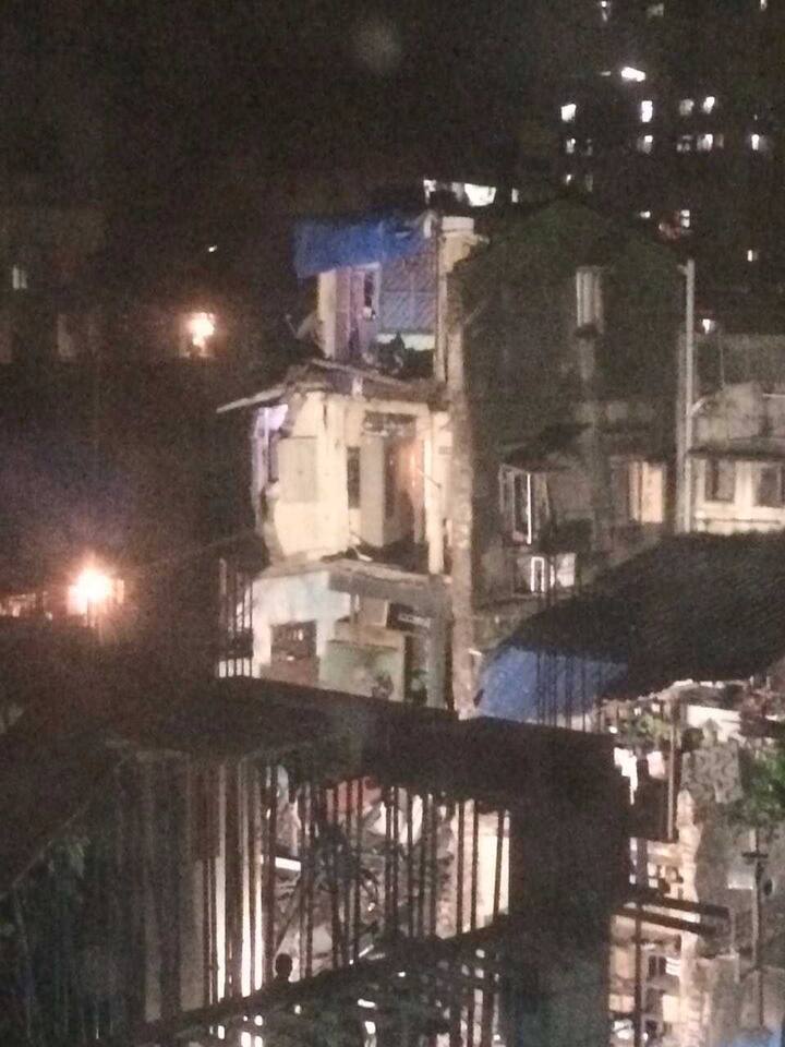 या घटनेची माहिती मिळताच अग्निशमन दलाच्या पाच गाड्या घटनास्थळी रवाना झाल्या आहेत.