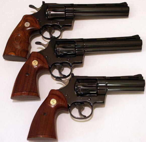 या शहरात तुम्हाला चोरीच्या शस्त्रास्त्रांसह नव्या शस्त्रांची दुकानेही पाहायला मिळतील. दारूगोळ्याच्या साठ्यामुळे या भागात पोलीस जाण्यास घाबरतात.