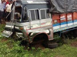 Accident In Nandurbar नंदुरबारमध्ये भीषण अपघात, 6 मजुरांचा मृत्यू, 17 जखमी, 7 गंभीर