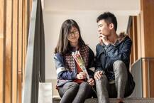 Relationship Tips: अपनी उम्र से बड़ी लड़की को कर रहे हैं डेट, तो 5 फायदे जान शादी से खुद को रोक नहीं पाएंगे आप