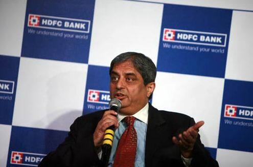 एचडीएफसीचे आदित्य पुरी यांना 9.7कोटी रुपये वार्षिक वेतन स्वरूपात मिळाले.