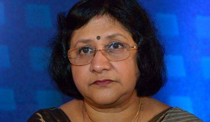 सेंसेक्समध्ये सहभागी असलेल्या सहा सरकारी क्षेत्रातील यूनिटमध्ये फक्त भारतीय स्टेट बॅंकने 2015-16 या अर्थिक वर्षाचे आकडे प्रसिद्ध केले आहेत. यात एसबीआयच्या अध्यक्षा अरुंधती भट्टाचार्य यांना 31.3 लाख रुपये मिळाले. तर सेंसेक्समध्ये सहभागी असलेल्या खासगी क्षेत्रातील L&T च्या ए.एम. नाईक यांना सर्वाधिक पगार मिळाला.