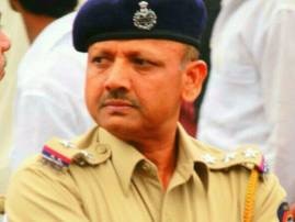 Pune Tribute Case Police Inspector Transfer पुणे पोलीस आयुक्तांच्या नावे खंडणी; पोलीस निरीक्षकाची फक्त बदली