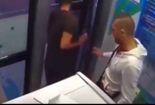 तिघेही आरोपी रोमानियाचे असून ते पर्यटनासाठी 25 जून रोजी भारतात आले आहेत. केरळमध्ये हे आरोपी 8 जुलै रोजी आले. ते तिरुवअनंतपुरममधील हॉटेलमध्ये थांबले होते, अशी माहिती पोलिसांनी दिली.