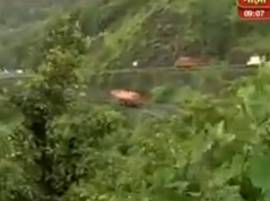 महाड ते रत्नागिरी... मृत्युला चुकवत प्रवास; मुंबई-गोवा महामार्गाचा पंचनामा!