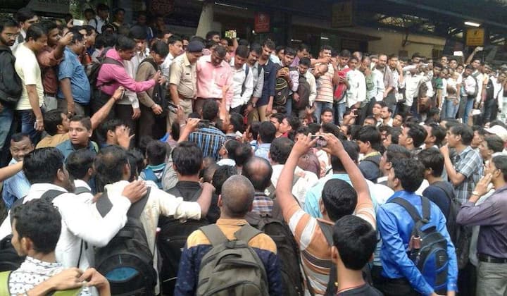 पाहा आणखी फोटो