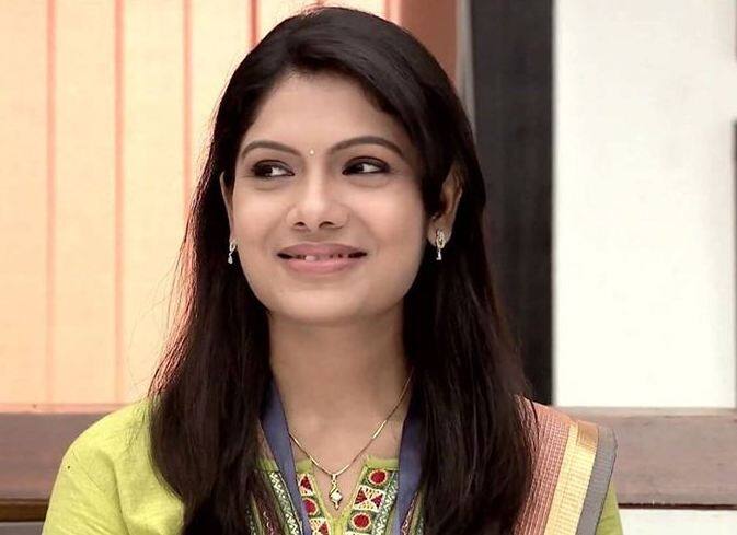 सुरुची आडरकर : जन्मतारीख : 25 एप्रिल, 1988 (वय 28 वर्ष)