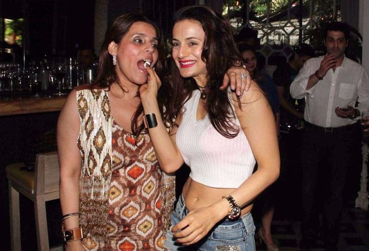 अमिषा पटेलचा नवा लूक