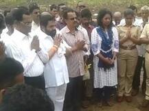 महाड पूल दुर्घटना: काळजावर दगड ठेऊन अखेर नातेवाईक परतले