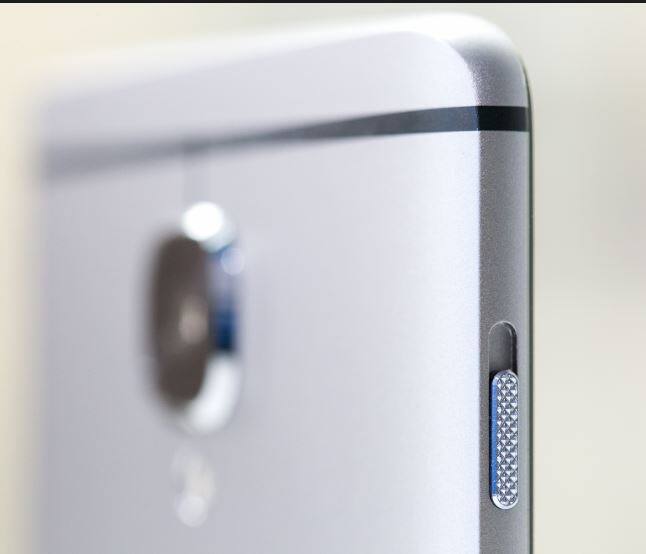 अॅमेझॉनवर हा मोबाईल खरेदी करताच कॅशिफआयच्या वेबसाईटला रीडायरेक्ट केलं जाईल.