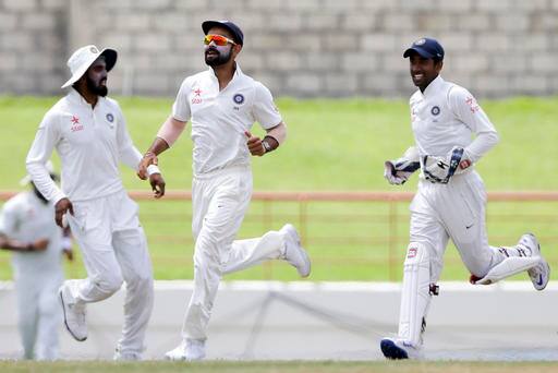 विराट कोहलीच्या नेतृत्वाखाली टीम इंडिया पहिल्यांदाच वेस्टइंडिज दौऱ्यावर कसोटी मालिकेसाठी रवाना झाली होती. या मालिकेत वेस्टइंडिजला अद्याप एकही विजय मिळवता आला नाही. मालिकेतील एक कसोटी अजूनही शिल्लक आहे. त्यामुळे शेवटची कसोटी जिंकून मालिकेचा शेवट गोड करण्याचा टीम इंडियाचा प्रयत्न असणार आहे.