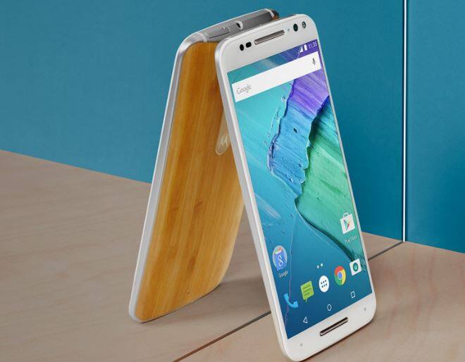 मोटो X स्टाईल – फ्लिपकार्टवर या स्मार्टफोनवर 6 हजारांची सूट देण्यात आली आहे. त्यामुळे 26 हजार 999 रुपये किंमतीचा हा स्मार्टफोन 20 हजार 999 रुपयांना उपलब्ध आहे.