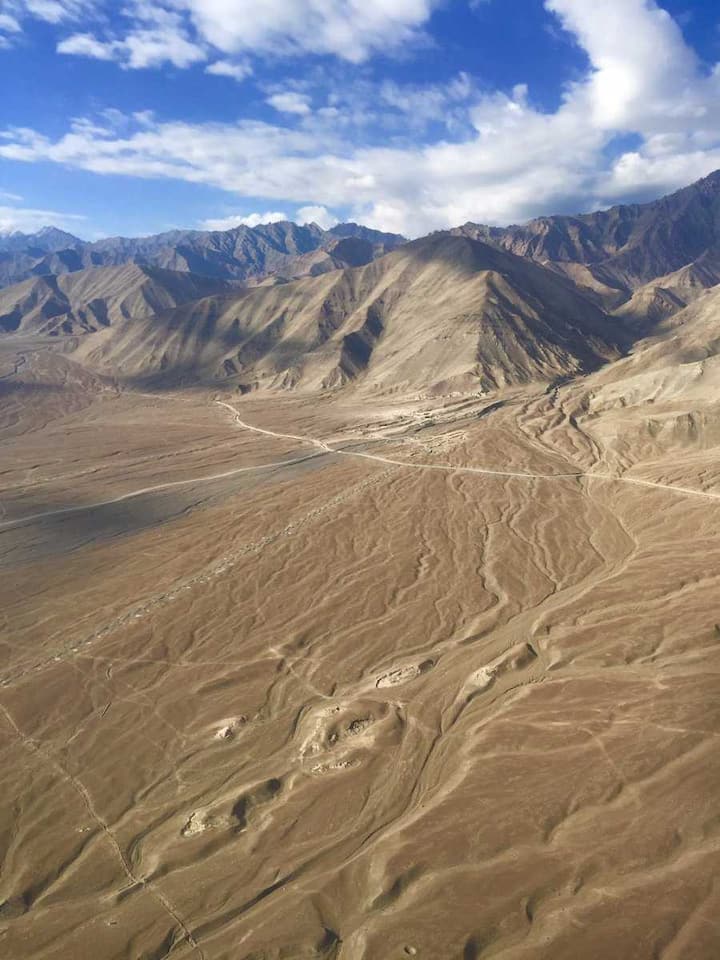 दिग्दर्शक कबीर खानने शुटिंग सुरु करण्यापूर्वी काही खास फोटो शेअर केले आहेत.