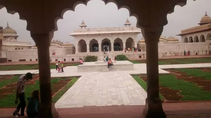 आग्य्राचा किल्ला (फोटो सौजन्य: प्रशांत कदम)