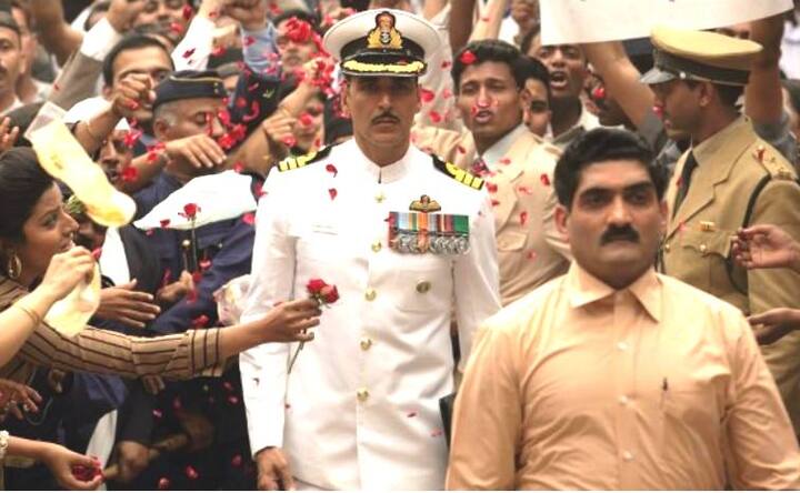 1970 नंतर नेम टॅग अर्थात नावाची पट्टी वर्दीवर लावण्यास सुरुवात झाली.