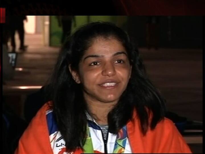 साक्षीची ही कामगिरी पाहून तिच्या आईला आपले अश्रू अनावर झाले होते.