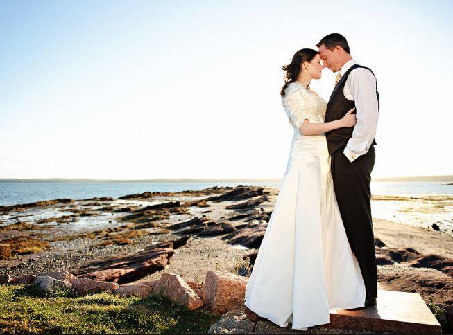 लग्नानंतर 18 महिन्यात सामंथाच्या नवऱ्याने तीला सोडलं आणि दुसऱ्या स्त्रीसोबत राहू लागला. 