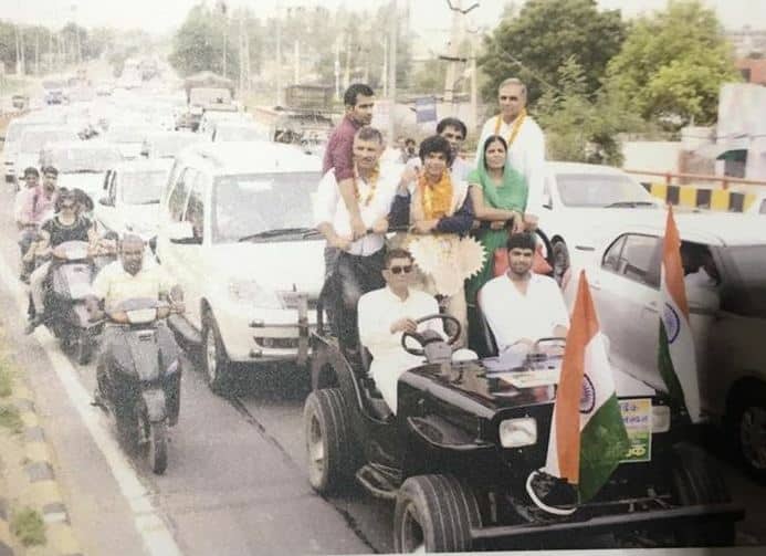 2010 ज्युनिअर विश्व चॅम्पियनशीमध्ये साक्षीनं कांस्य पदक पटकावलं होतं. तर इंटरनॅशनल रेसलिंग टुर्नामेंटमध्ये तिनं सुवर्ण पदक पटकावलं होतं.