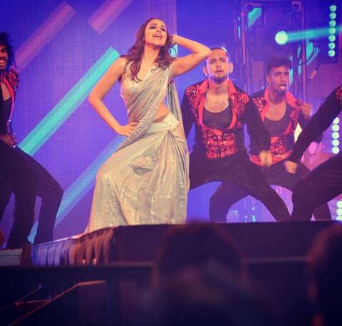 जाड्या मित्राला परिणीती म्हणाली... जाड्या मित्राला परिणीती म्हणाली...