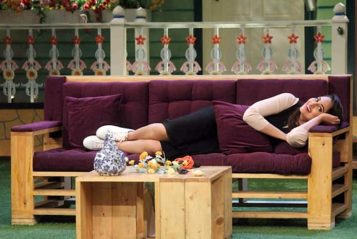 तब्बल दोन वर्षांनंतर सोनाक्षी 'अकिरा'च्या माध्यमातून मोठ्या पडद्यावर कमबॅक करत आहे.