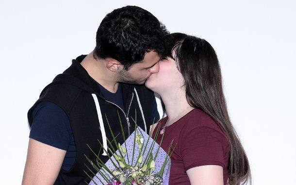 पार्टनरकडून प्रेमाव्यतिरिक्त कसलीही अपेक्षा ठेवू नये. या उलट पार्टनरला अनपेक्षित सरप्राईज देण्याचा प्रयत्न करावा.