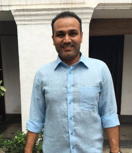 भारतीय संघातील माजी धडाकेबाज फलंदाज विरेंद्र सेहवाग यांनेही 104 कसोटी सामने खेळले. त्याच्या या कारकीर्दीतील 319 धावांचा सर्वोत्कृष्ट विक्रम केला, 8586 धावांसोबत सेहवागनेही पाचवेळा मालिकावीर होण्याचा बहुमान मिळवला.