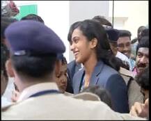 भारताची रौप्यराणी... पीव्ही सिंधूचं मायदेशी जंगी स्वागत!