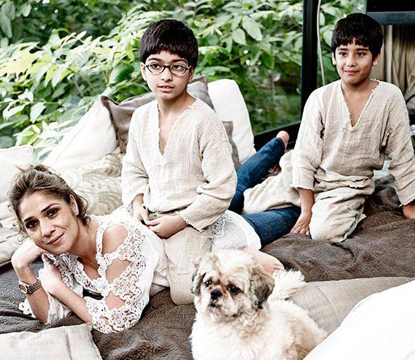 फॅशन डिझायनर हसीना जेठमलानी हीने आपल्या जूळ्या मुलांसाठी या पद्धतीचा वापर केला होता.