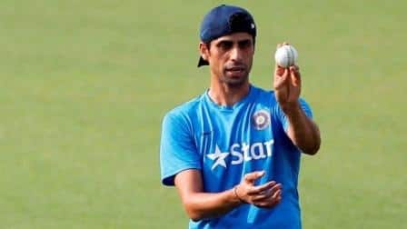 Nehra Is Set To His New Debut Against Sri Lanka आशिष नेहरा श्रीलंकेविरुद्धच्या कसोटीत नव्या पदार्पणासाठी सज्ज
