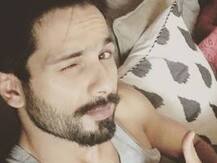 शाहिदकडून बेबी बंपसोबतचा पहिला फोटो शेअर