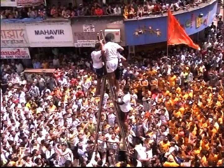 काही मंडळं आणि राजकिय पक्षांनी सर्वोच्च न्यायालयाचे आदेश पाळायला नकार दिला होता.