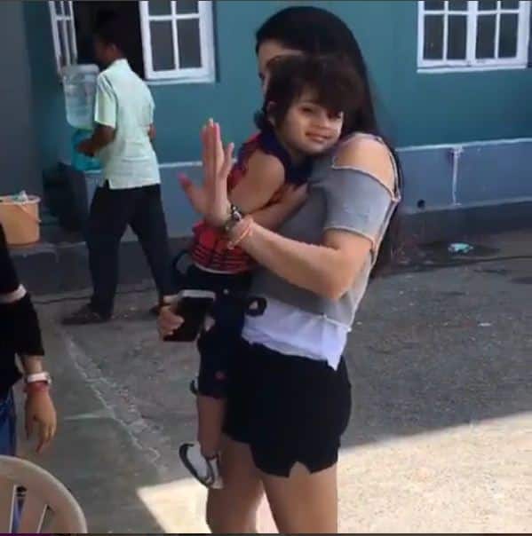 जेव्हा जोजोच्या आई-वडिलांनी तिला आपल्याकडे बोलावले, त्यावेळी ती सनीला सोडून येण्यास तयार नव्हती.