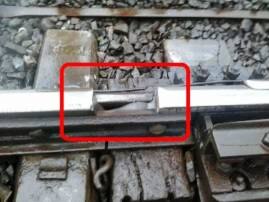 Mumbai Rail Track Fracture Or Track Cut Down लोकलच्या रेल्वे रुळाला तडे की रुळ कापून नेला?