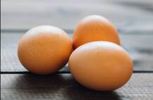 केसगळती थांबवण्यासाठी हे 5 पदार्थ उपयुक्त