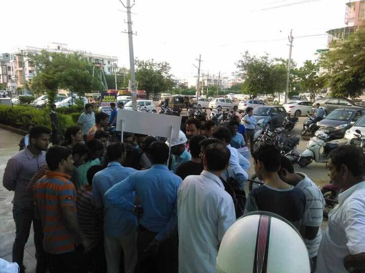 काय आहे जिओची ऑफर?: रिलायन्स जिओ 4G सेवेची चाचणी करत आहे. यासाठी रिलायन्स LYF ब्रँडच्या सर्व फोन्सवर अनलिमिटेड व्हिडिओ कॉलिंग, अनलिमिटेड इंटरनेट, मेसेजेसची सुविधा देत आहे. 