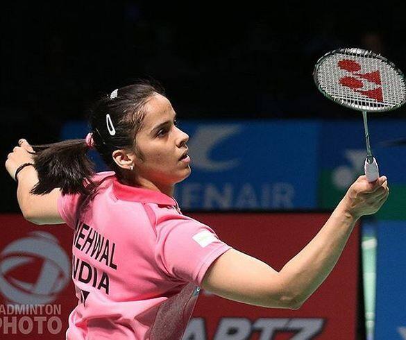 एक ग्लास दूध, अंडी आणि ब्रेड असा सायनाचा नाष्टा असतो. सकाळी सरावापूर्वी आणि सरावानंतर सायना प्रोटीन शेक घेते.