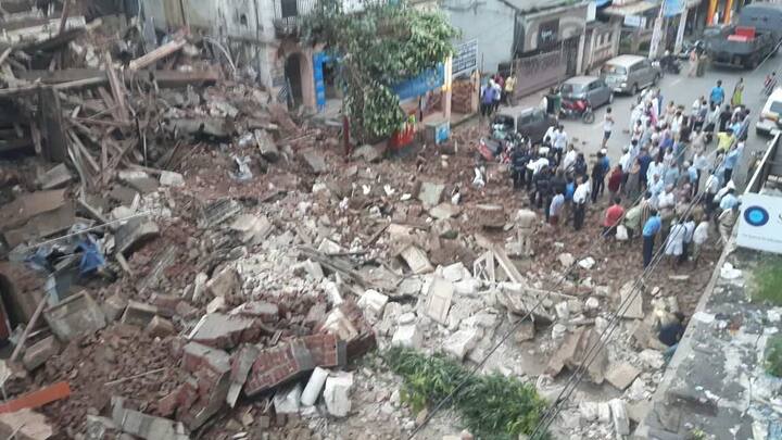 इमारत आधीच रिकामी असल्याने सुदैवाने दुर्घटनेत कुणीही जखमी झाले नाही. 